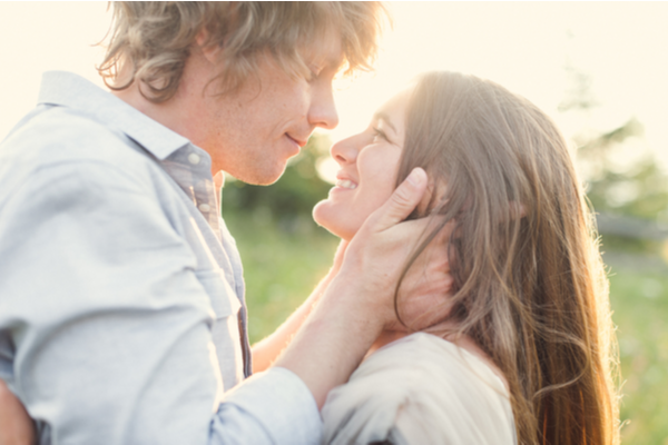世界一幸せだわ～♡男性がときめく「ハグの仕方」って？