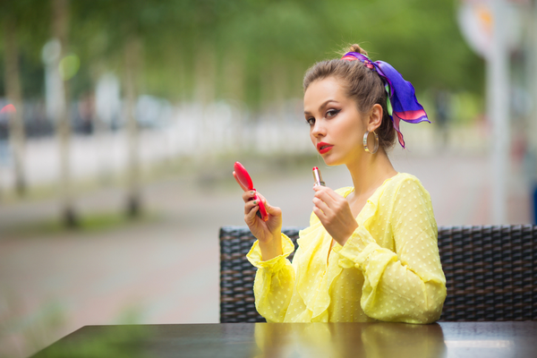 思わず視線が…♡男をドキッとさせる「色っぽ仕草」って？