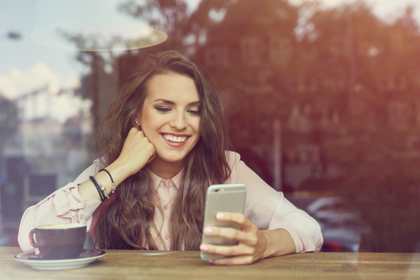 意識しちゃう…♡好きな彼の「気になる存在になるLINEテク」