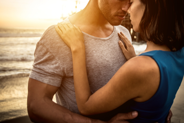 寂しかった…♡女性が彼に「抱きしめてほしい瞬間」4つ