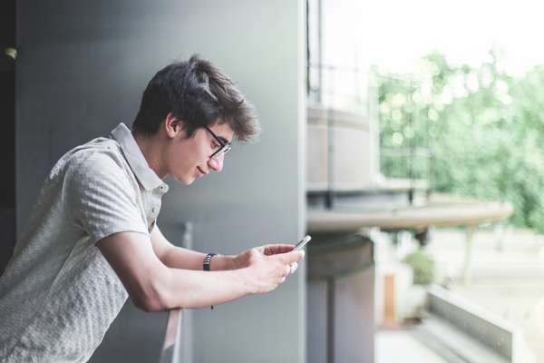 好きだからこそ！男が「溺愛する彼女には送らないLINE」4つ