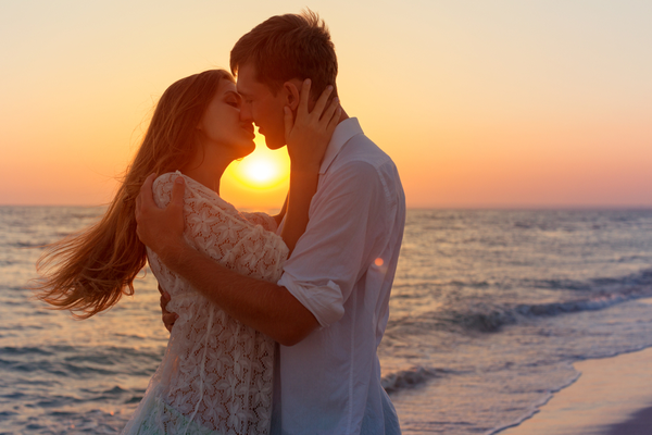 ハマっちゃった…♡男を「虜にするキス」の仕方とは