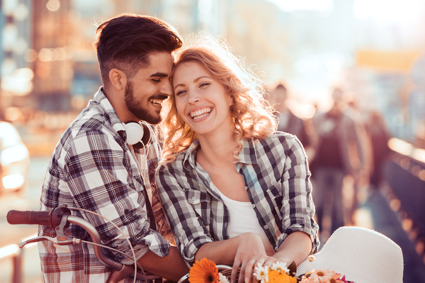 もっとしてよ♡男も惚れる「ほめ上手な女性」の特徴4つ