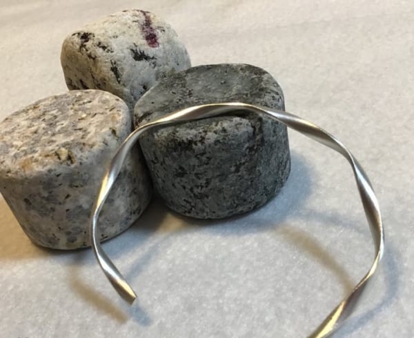 これ100均？何個も欲しくなる話題の【プチプラ高見えアクセ】3選