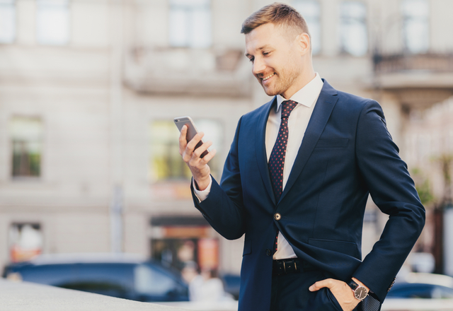 マジで可愛いな…♡彼が夢中になる「甘えLINE」の送り方とは