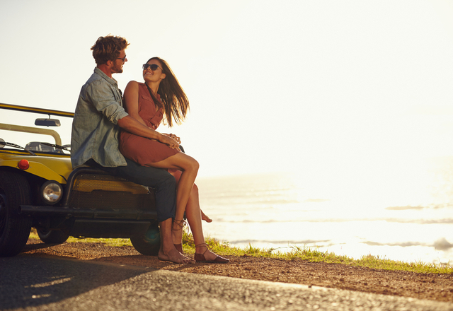 それくらい本気なの！男が好きな女性にする「本命サイン」4つ