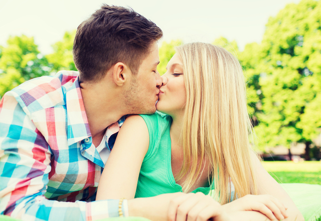 気持ちよくてとろけちゃう♡男が聞きたい「キス中の声」とは