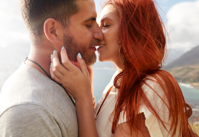 可愛すぎやんッ？男がドキっとする「キスした後の反応」4つ