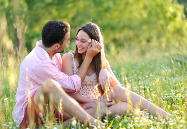 ずっと一緒にいたい…！男が「本命彼女だけ」にする言動4つ