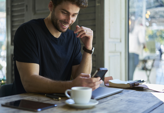 君のお陰で頑張れる！忙しい彼を励ます「応援LINE」4選って？