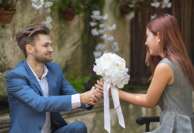 気付いてないの…？男性が片思いの女性に出す「好きアピール」4つ