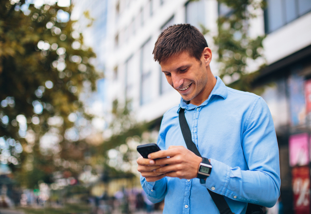 君のことが気になって…！男が「自分から送りたくなるLINE」4つ