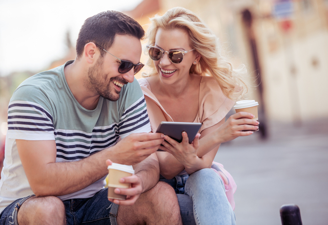 絶対離さないから！男性が「彼女に本気になった瞬間」はこんな時