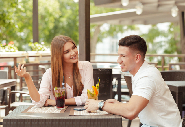 大好きなんだよ…♡男性が【ベタ惚れ女性にする言動】とは？