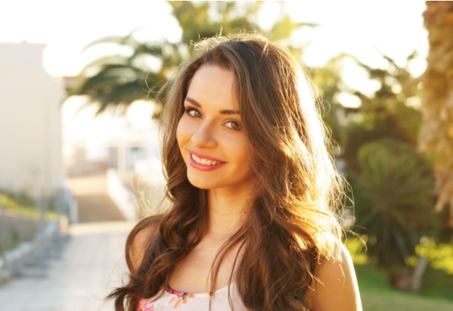 分かってるけど可愛い…男性を誘惑する「あざと仕草」とは