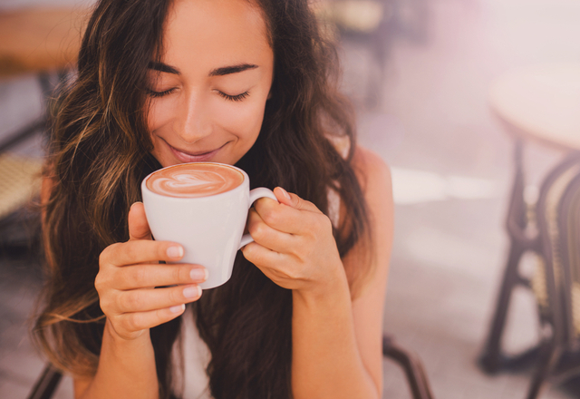 これはドキドキする…！「女性のさりげない仕草」とは？