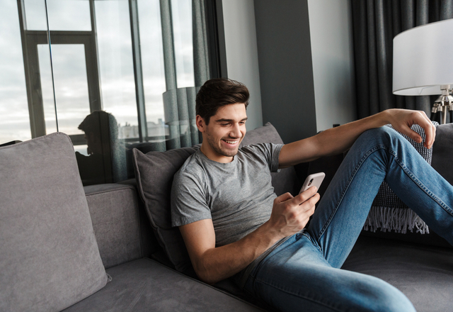 迷ったらコレ！彼との距離が一気に縮む「LINEでの話題」4選