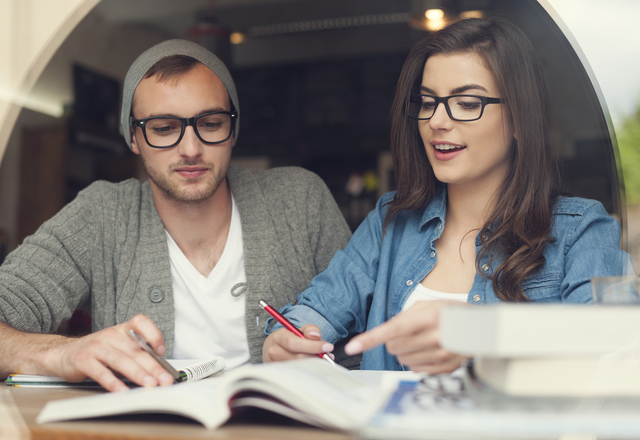 これを言われれば脈アリ！？男が「本命女性だけにする会話」4つ