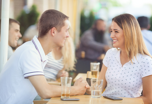 意外と身近に？男が「本命女子」にだけするサインとは？！