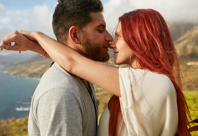 好きが止まらない！男性が「キス中」にされてドキッとする仕草