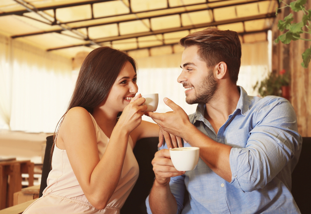 気付いてる…？男性が密かに出してる「好きサイン」とは