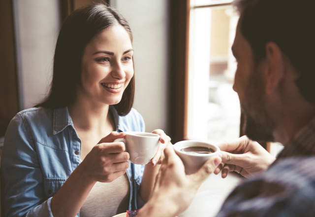 笑いが絶えない…！男性が「話しやすい」と思うモテ女の特徴