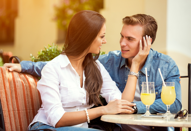 コレは押し倒すチャンス！？彼女が「ムラムラした時のサイン」4つ