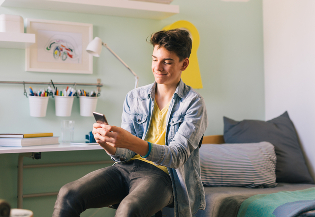 普通に送っちゃダメ！男が思わず気になっちゃう「LINEの返信術」4選