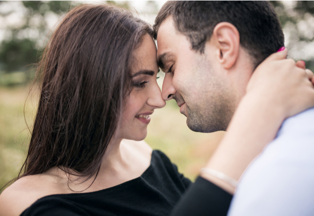 これヤバい！カレの心拍数が上昇する「ハグの仕方」って？