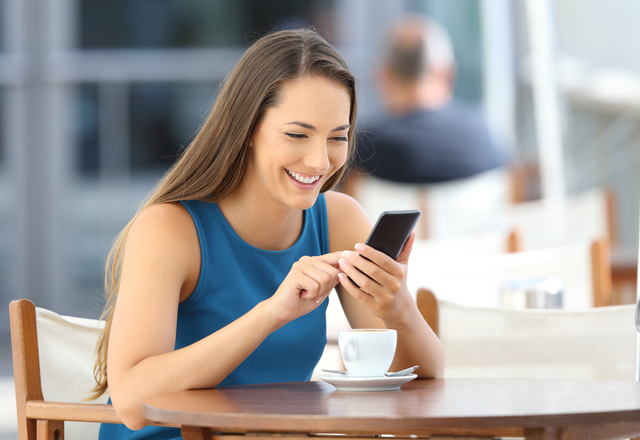 惚れるって～！意中の彼をその気にさせる「LINE返信テク」4選