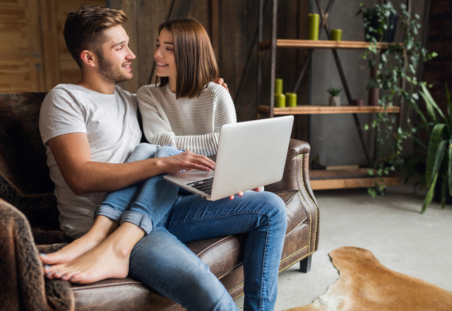 もっと傍においで！男性がメロメロになる【犬系女子】の共通点