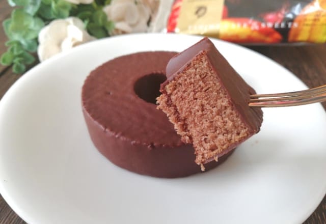 【ファミマ】のケンズカフェ東京監修「チョコがけバウムクーヘン」