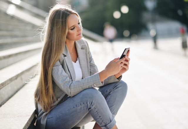 【片思い女子必見】意中の彼を落とす！「必勝LINE」4選とは？