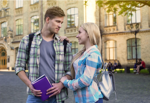 気づいて～！女性が出している「脈アリサイン」の特徴4つ