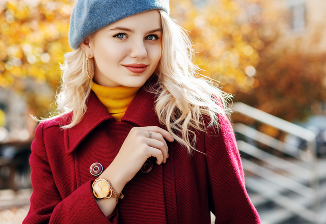 憧れの的…♡【上品な女性】が「自然にしていること」4選