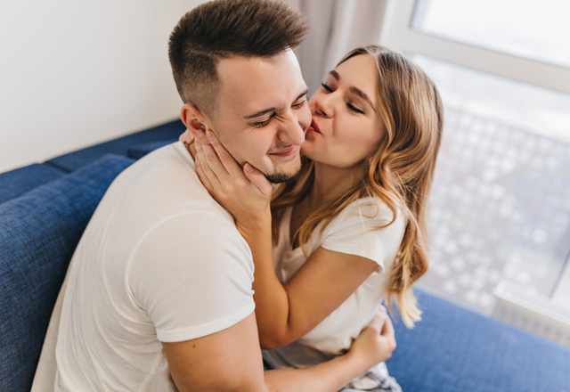 これで気づいて…！彼女が「イチャイチャしたい時にする言動」4つ