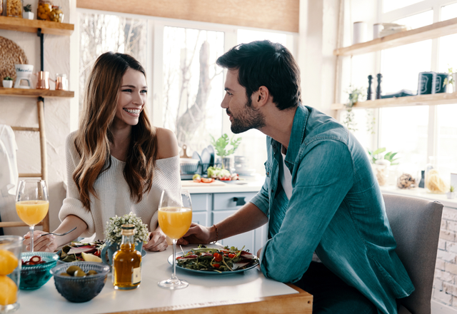 友達から脱したい女子必見！男性が「友達を恋愛対象として見る」瞬間とは