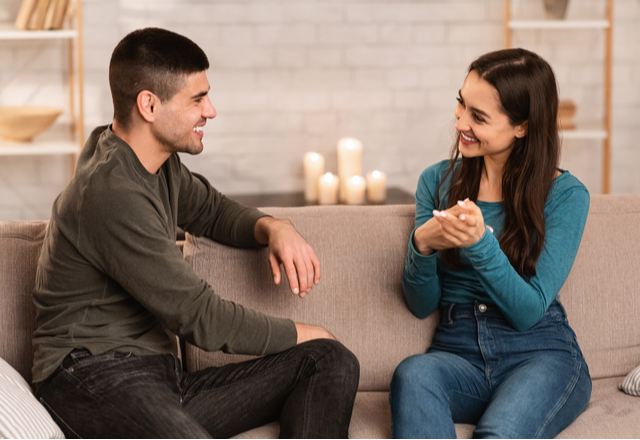 気づいてるかな…？恥ずかしがり屋な女性がする「大好きサイン」