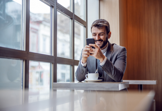 彼があなたの虜に！男性が惚れる「LINEテク」4選