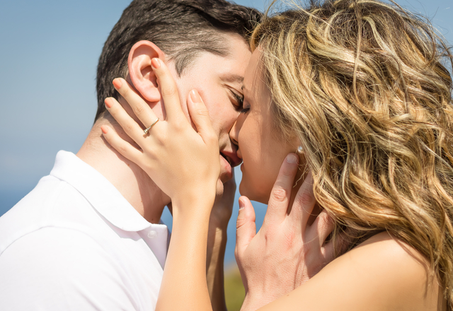 男性必見！【女性が止まらなくなっちゃう】キスの仕方とは