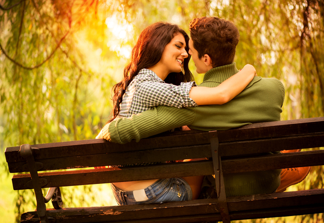 彼しか勝たん！女性が彼氏に「胸キュンする瞬間」って？