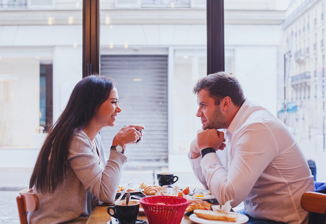 何故か分からないけど惹かれる…！「モテる女の会話術」って？