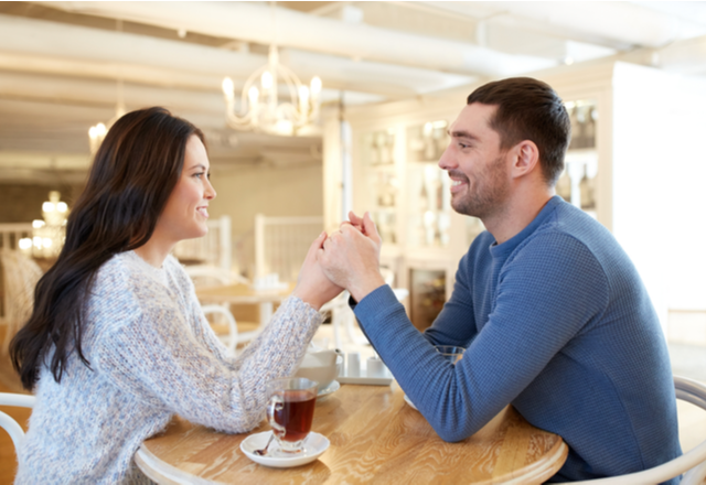 「俺だけを見て欲しい…！」意中の男性から【告白される】には？