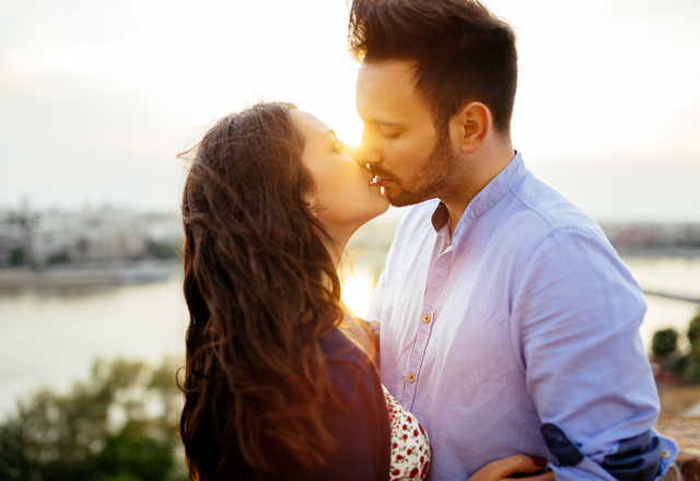 この強引さが堪らない…女性が溶けちゃう「俺様なキス」とは