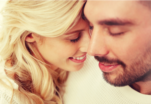 女性が男性に「抱きしめられたい」瞬間4つ