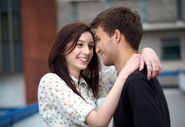 【男性必見】女性がこっそり「男のフェロモン」に悶える瞬間とは