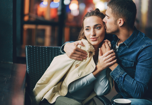 くっついていい…？女性が彼に「抱きしめられたい瞬間」4選