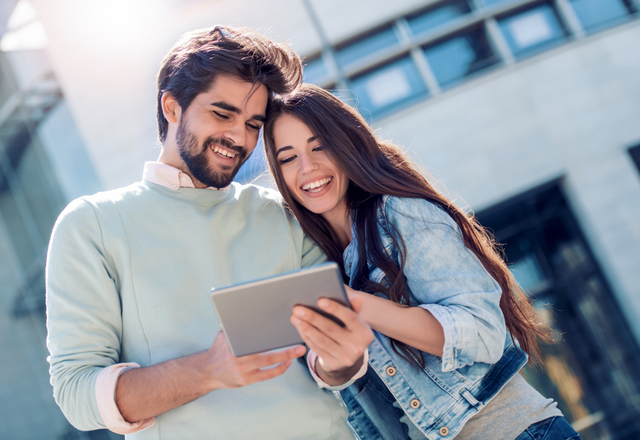 実は気になっている…女性が男性に「惚れる瞬間」っていつ？