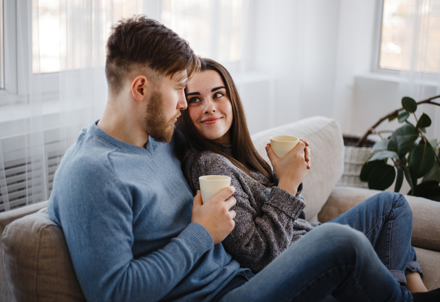 顔じゃない！女性が本当に見てる「男性のある部分」とは？