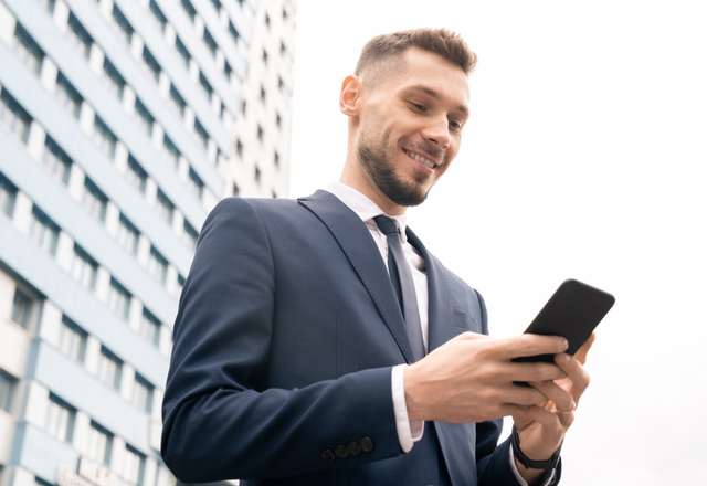 男が「本命」と「キープ」に送るLINEの見分け方